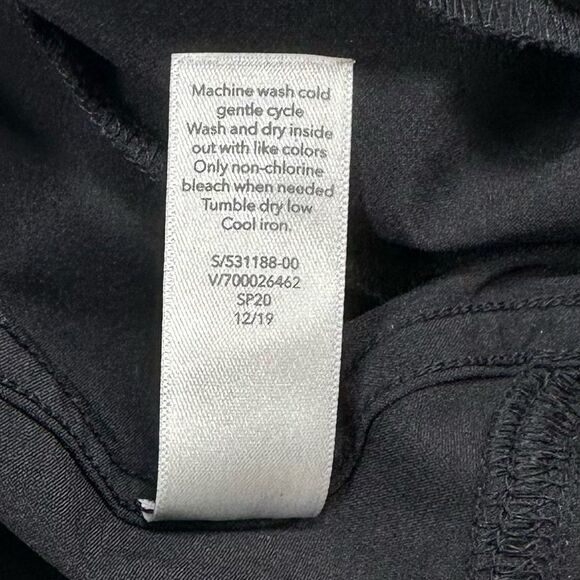 Athleta Size Medium Unbound Jumpsuit Black Travel Commute Lightweight Casual - Picture 11 of 11